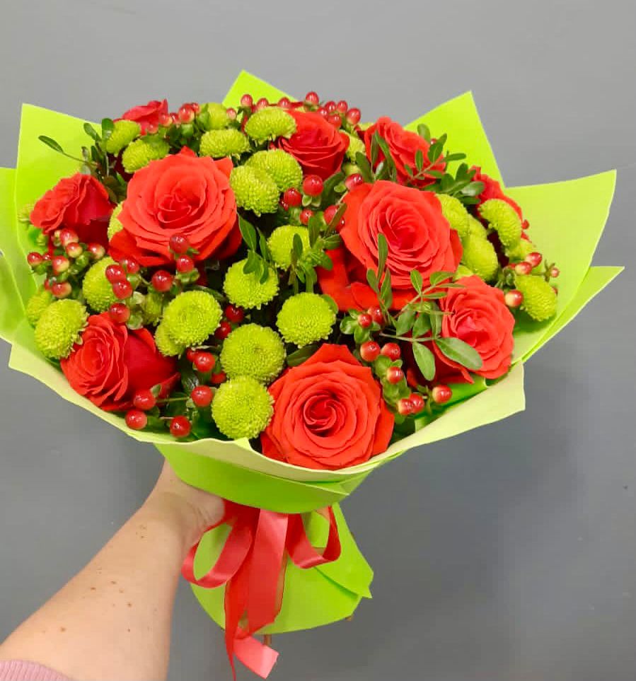 Букет цветов из: Хризантемы и Розы в Золотово