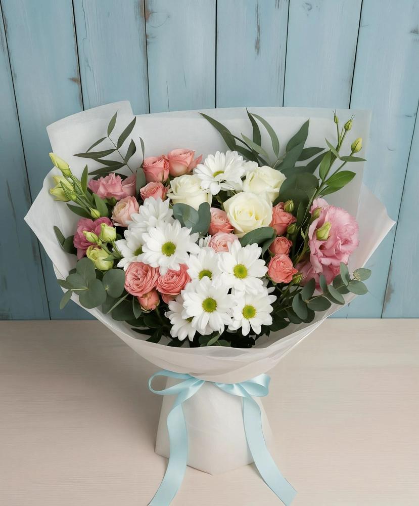 Букет цветов из: Розы, Лизиантусы и Хризантемы в Золотово