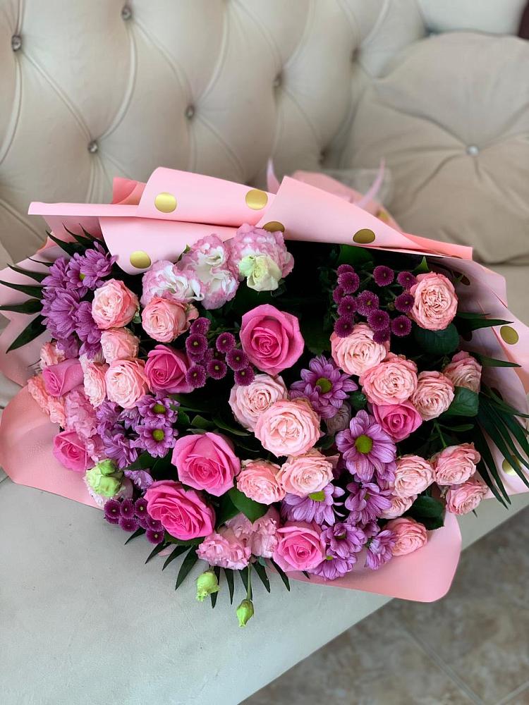 Букет цветов из: Хризантемы, Розы и Лизиантусы в Золотово