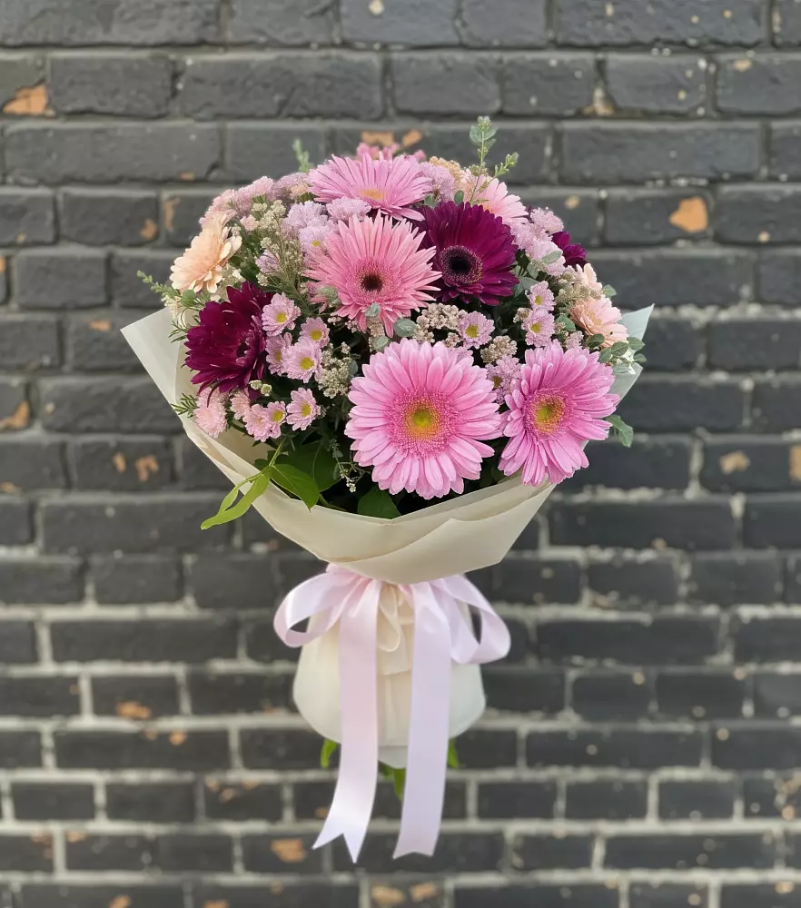 Букет цветов из: Герберы и Хризантемы в Золотово