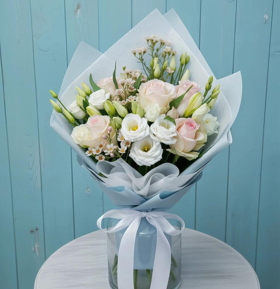 Букет цветов из: Розы и Лизиантусы в Золотово