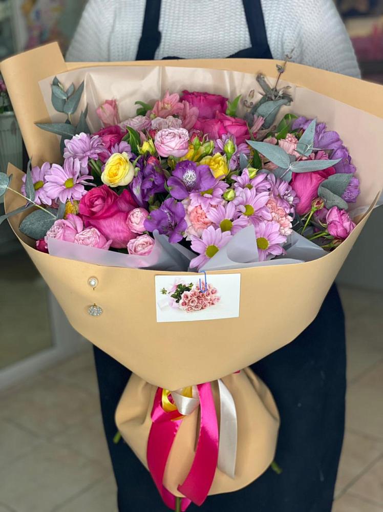 Букет цветов из: Хризантемы, Гвоздики и Альстромерии в Золотово