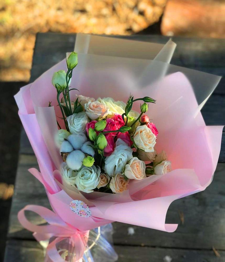 Букет цветов из: Розы и Лизиантусы в Золотово