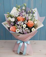 Букет цветов из:  Лизиантусы, Розы, Альстромерии и Гипсофила в Золотово