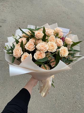 Букет Кремовые розы Латте в Золотово