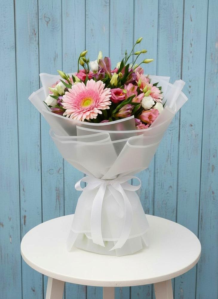 Букет цветов из: Герберы, Альстромерии и Лизиантусы в Золотово