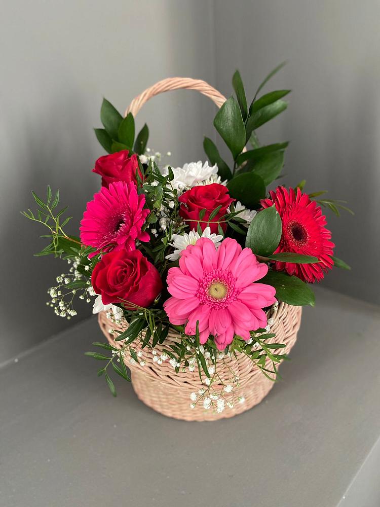 Цветочная композиция из Розы, Хризантемы и Герберы в корзине в Золотово